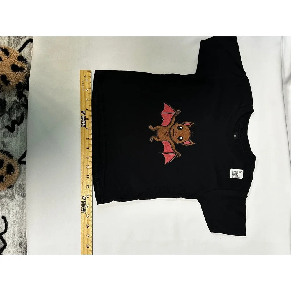 Black T-Shirt with Cute Bat Graphic Tee‎ Short Sleeve Kids Size 2